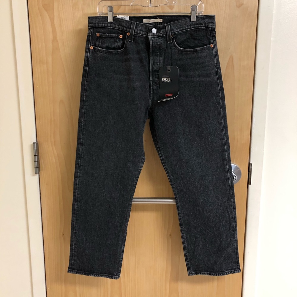 Black Levi’s Wedgie Straight Jeans